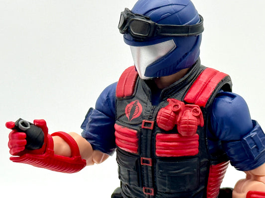 Standard Crate: Utility X-Small with M67 Grenades or MKII - Cobra