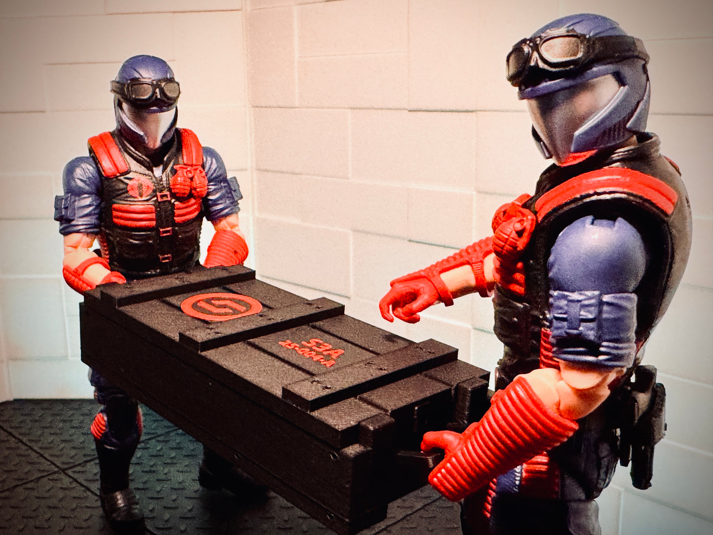 Standard Crate - Utility Legacy Medium with Munitions - Cobra