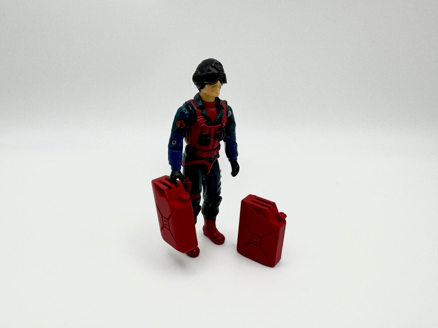 Standard Crate: 2 Fuel Cans 1/18 (3.75) Scale