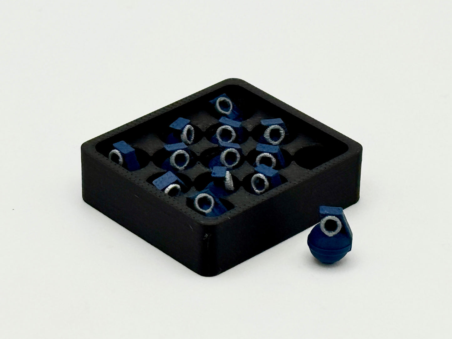 Standard Crate: Utility X-Small with M67 Grenades or MKII - Cobra