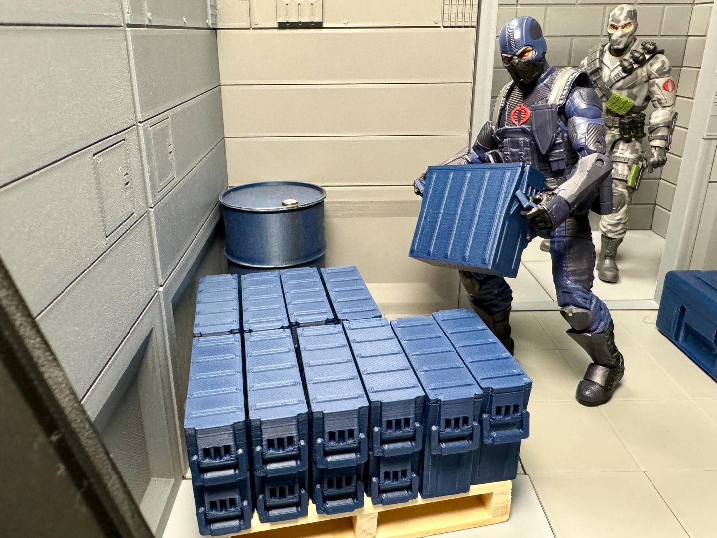 Standard Crate: 2 Ammo Cases - Large