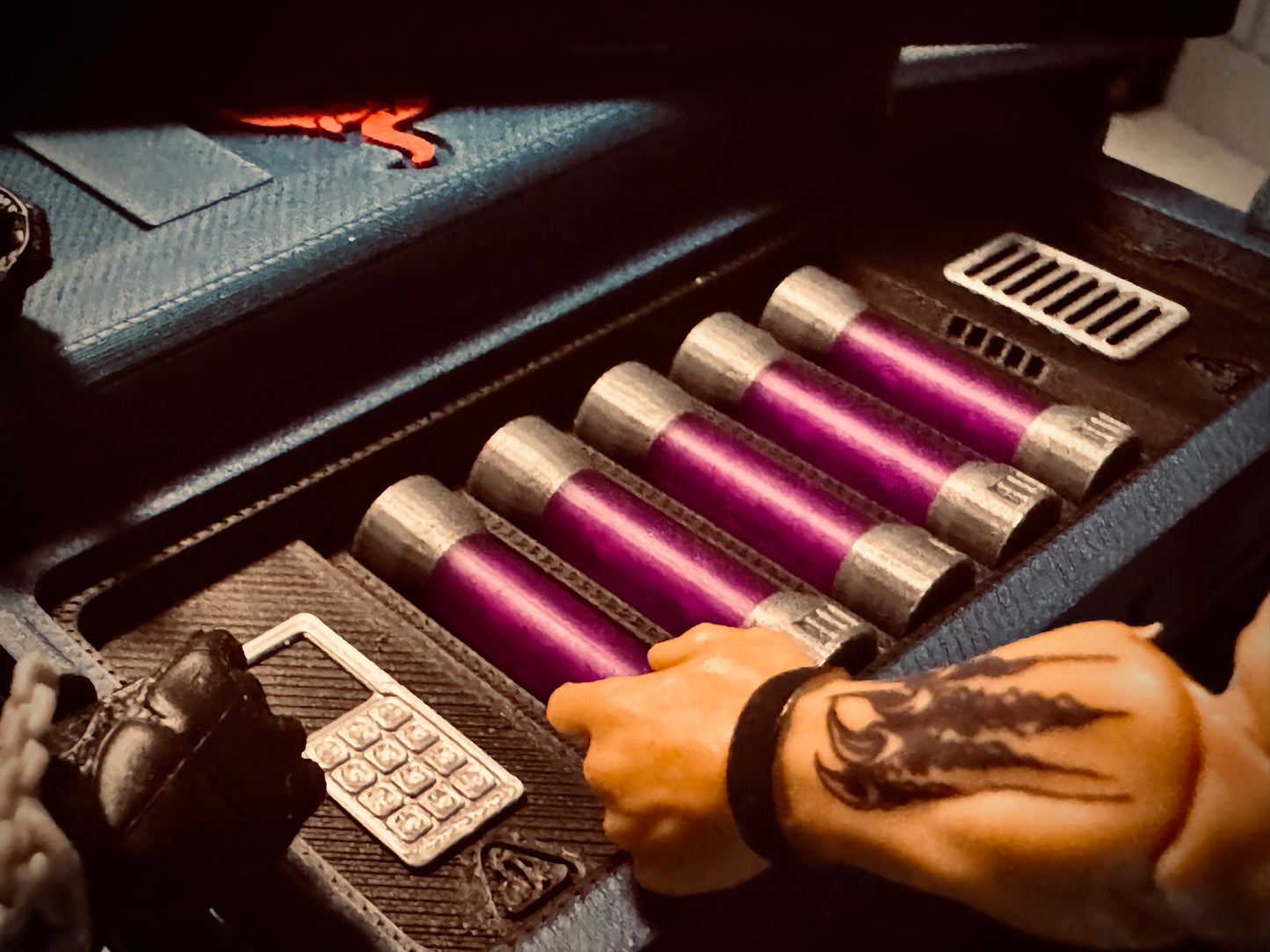 Standard Crate - Utility Legacy Medium with Chemical Cylinders - Cobra