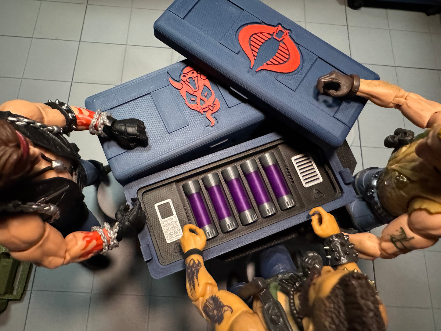 Standard Crate - Utility Medium with Chemical Cylinders - Cobra